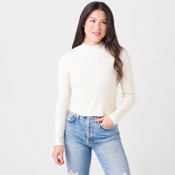 Steve Madden lettuce edge top, long sleeve mock neck - Picture 5 of 7